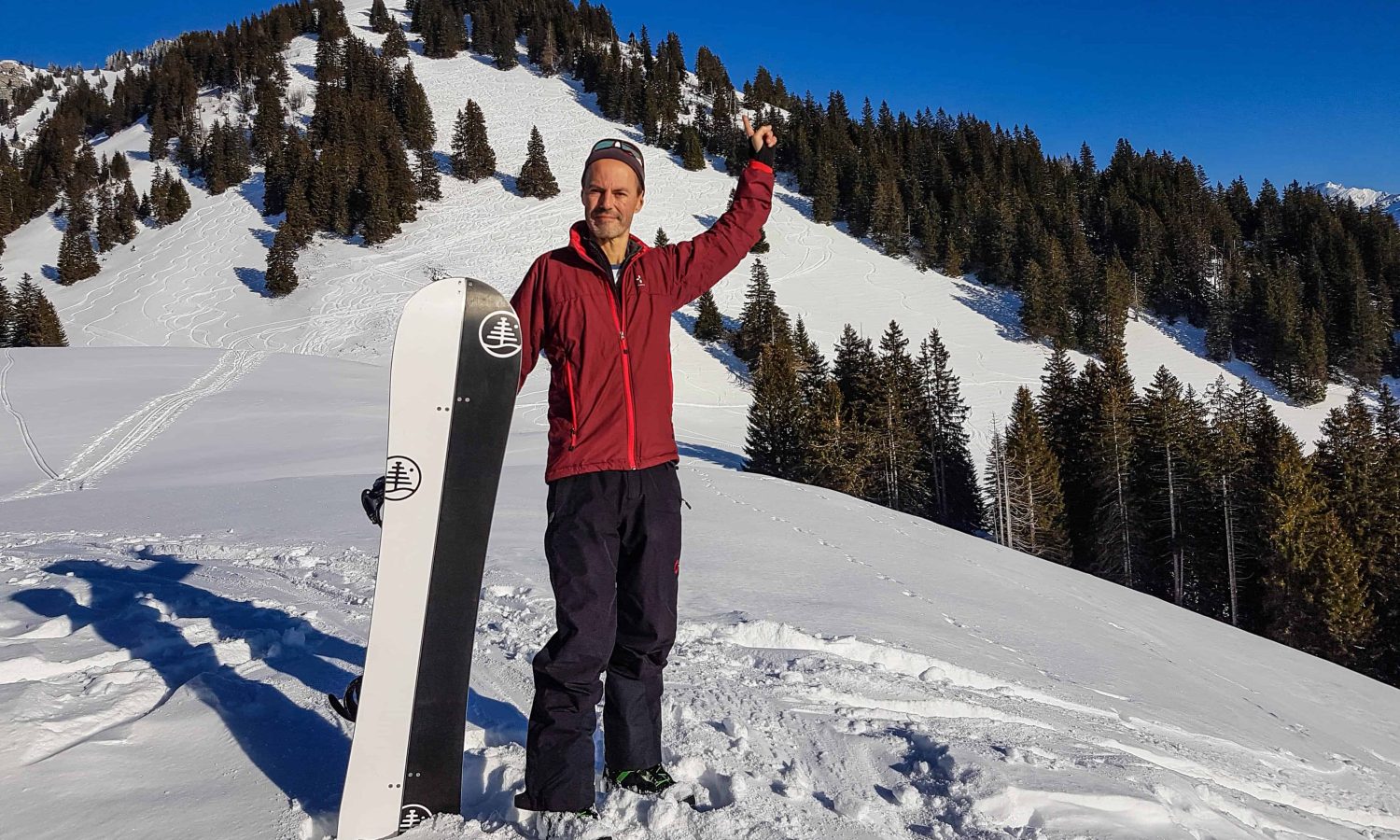 Mike Weibel auf Snowboard-Tour